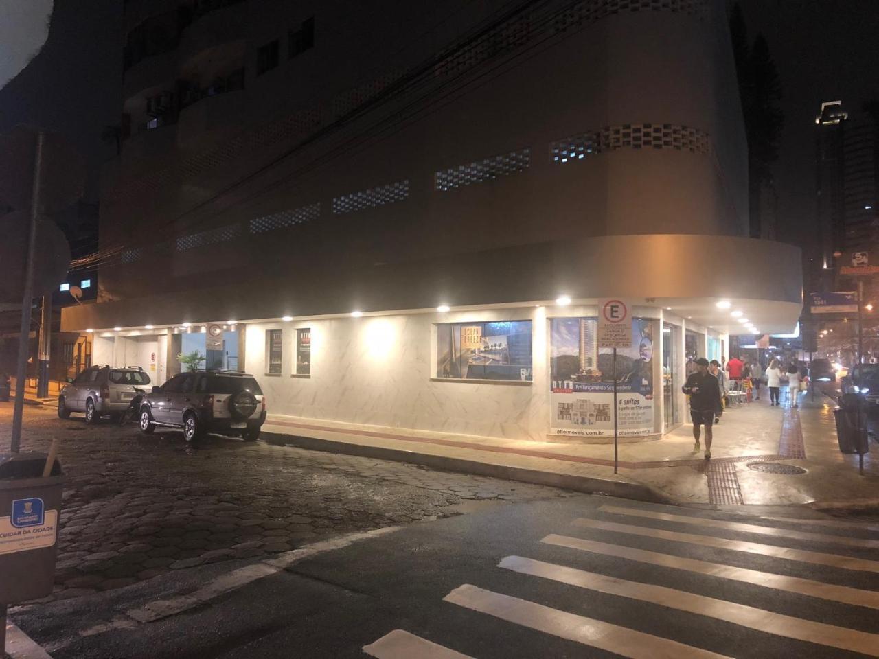 Apto Av. Brasil - Centro Balneário Camboriú Exterior foto